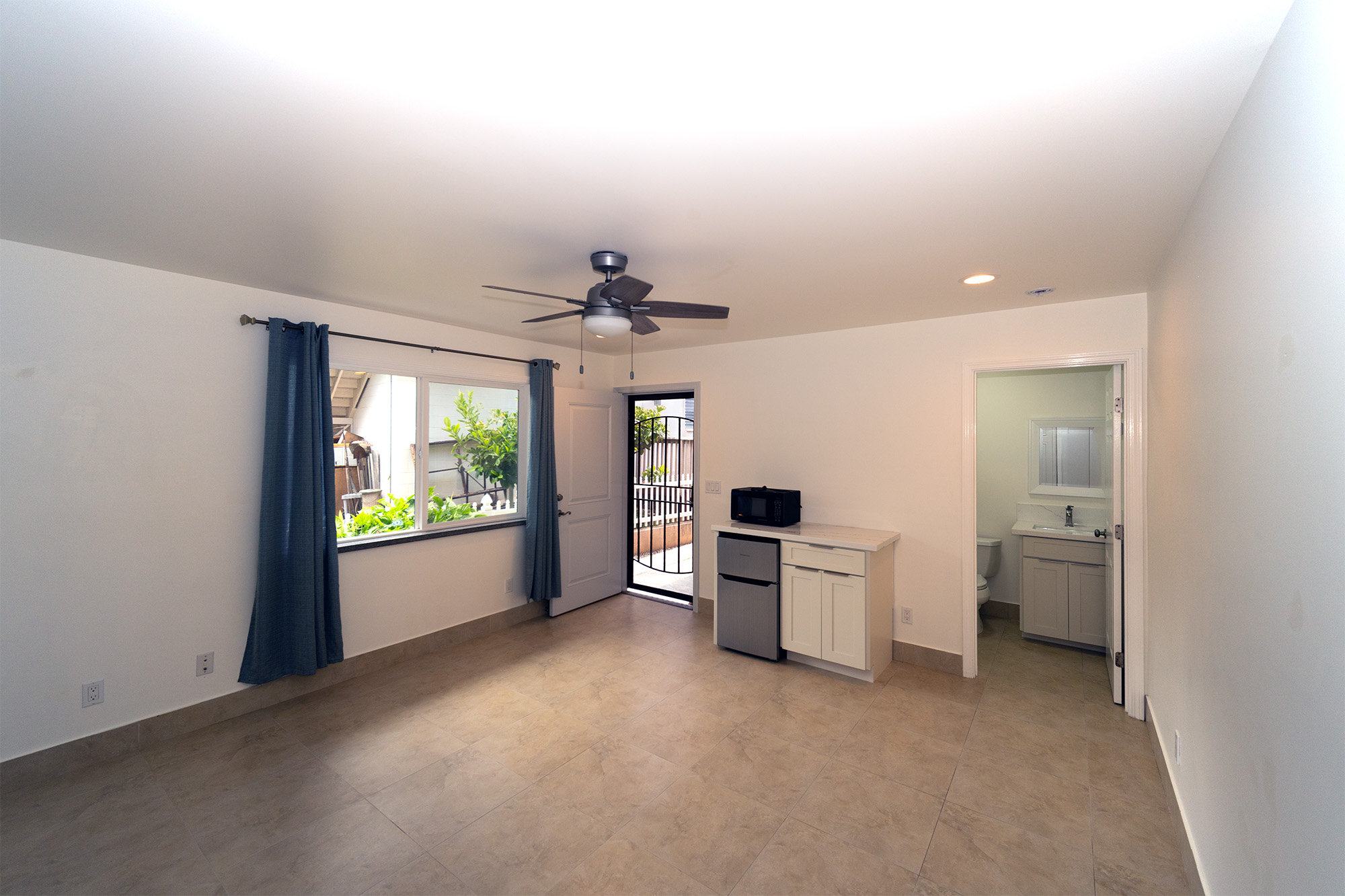 2036 9th Ave - Studio